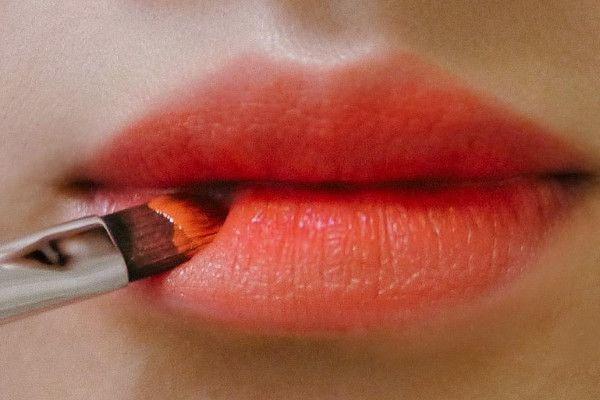 如何测试一个男生是否真的喜欢你,心里却是喜欢你的会有哪些表现