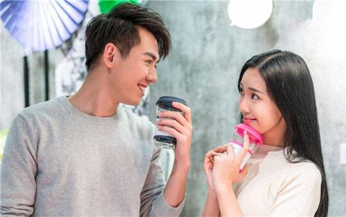 怎么称呼自己心爱的女人心爱的女人对自己爱搭不理的句子