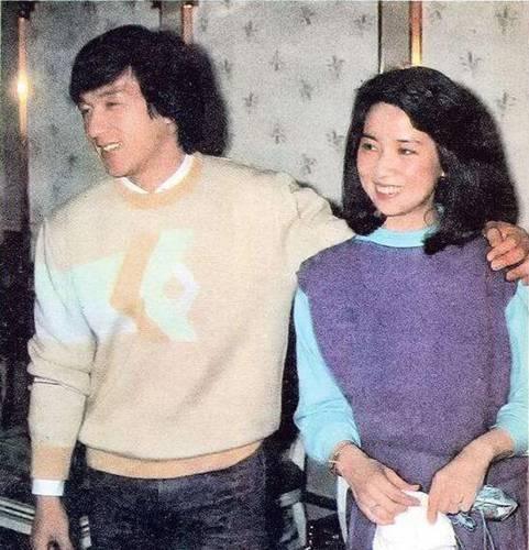 男人为什么不让我提别的女人拿了很多奖项但是打死不愿意让我发朋友圈炫耀他的奖项这是为什么