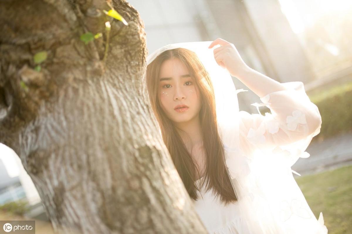 如何判断一个女生对你有没有好感,女生喜欢你之后的表现都有什么