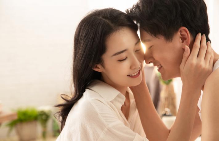 男生见到喜欢的女生的反应男人问女生喜欢他什么是什么意思