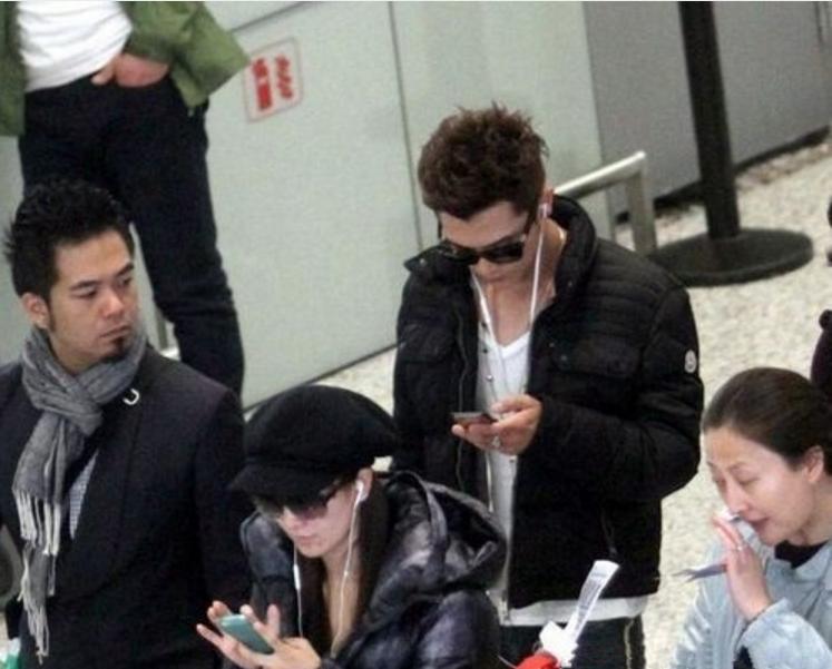 高情商调侃男友的幽默句子男生说你和他很像该怎么回