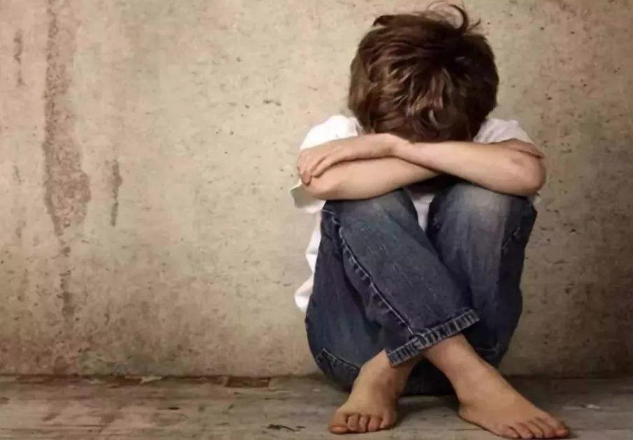 从小缺爱的女人适合什么男人从小缺爱的女孩长大后生活会有哪些缺陷