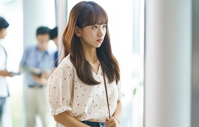 闺蜜瞒着我去问追我的男生,若已婚好友经常越过你给你的老公