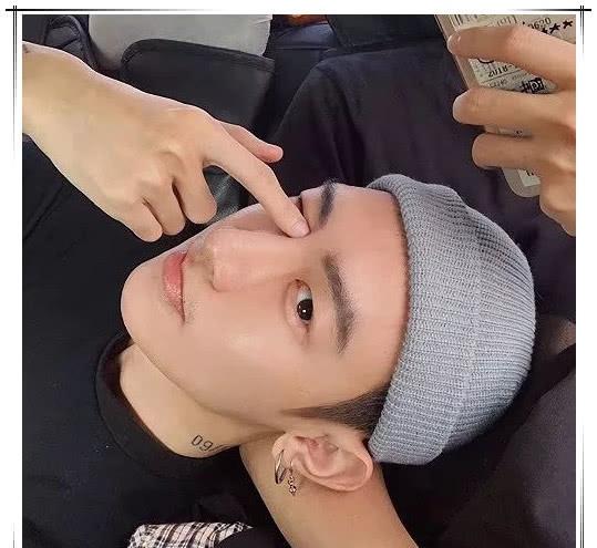 高情商撩男人的句子不会撩妹却强撩的男生