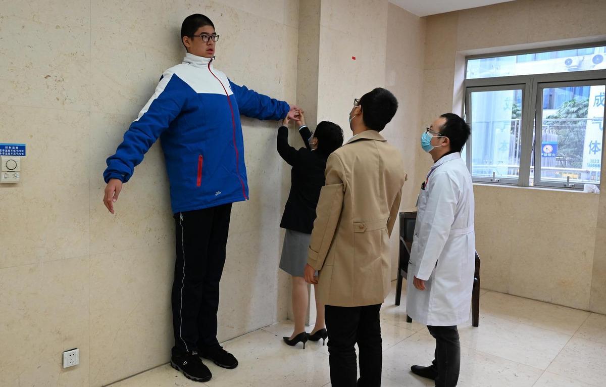 男生长身高时期是不是男孩长胡子以后就不长个子了