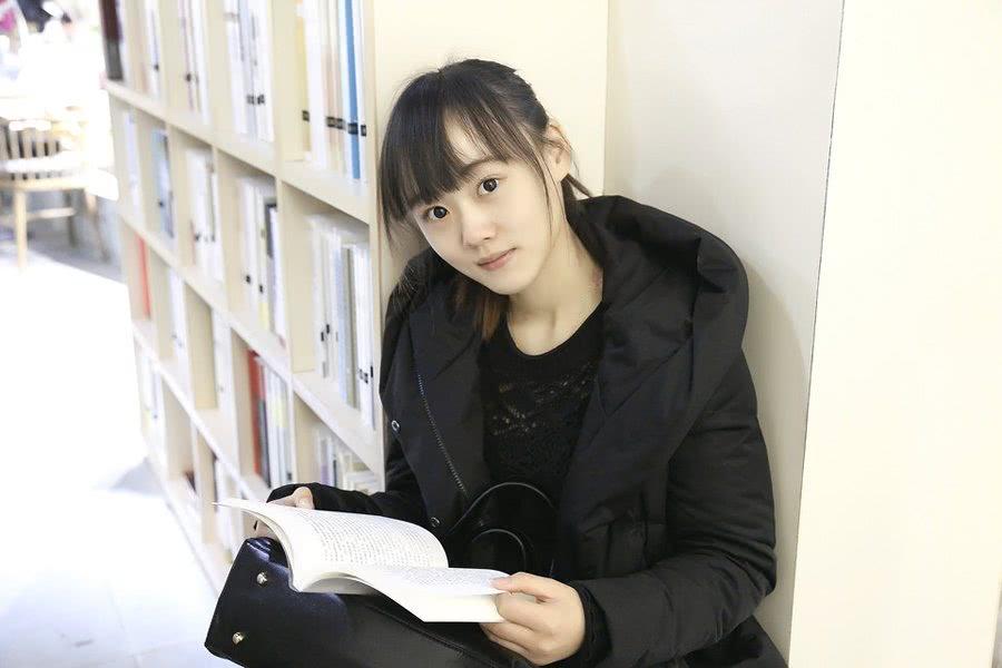 女人如何吸引男人追她,如何约女生出来