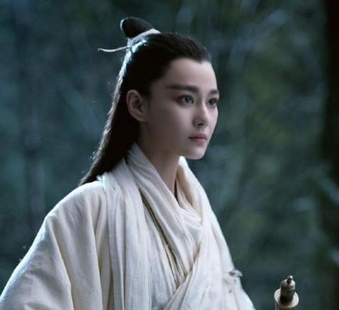 调侃男生风趣幽默的话,调侃自己迷人的句子