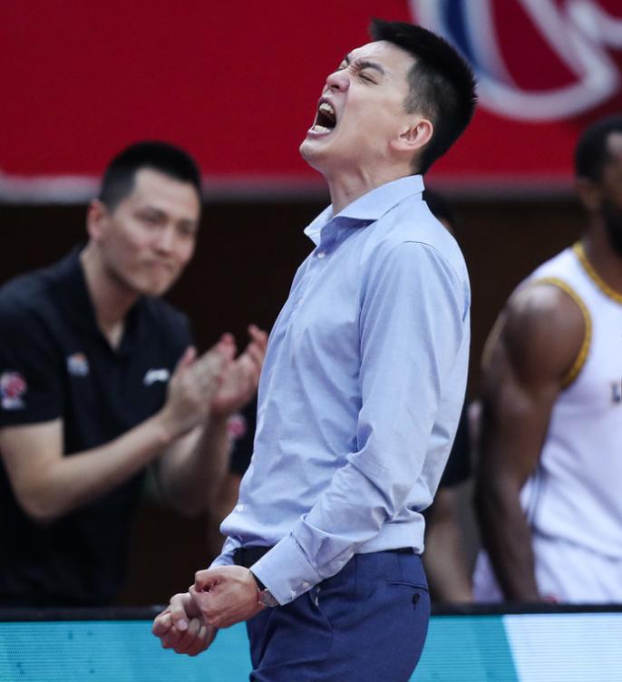 如果一个异性刻意躲着你,一个男生刻意躲女生