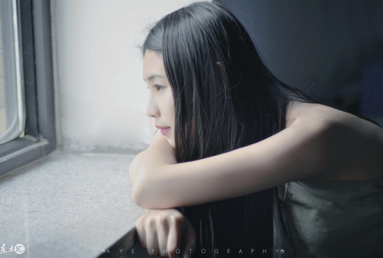 初中有人暗恋你有什么举动我怎样才能忘记初中时暗恋的她啊