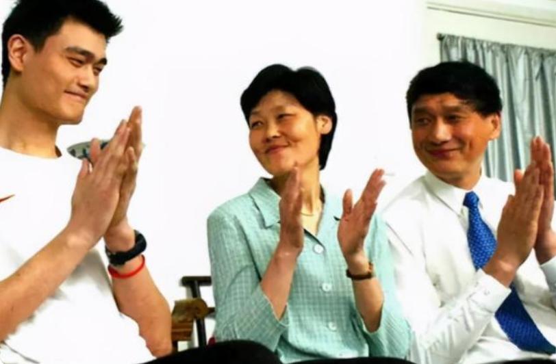 18岁个子矮小怎样才能长高,20岁的男生如何从160cm长到180cm