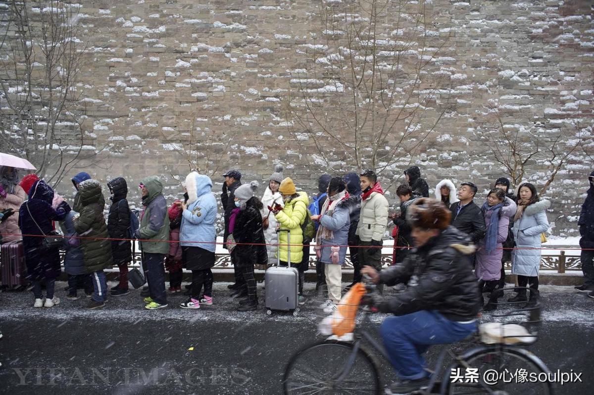 单身女生混在男生堆里,在女性特多的单位工作是种怎样的体验