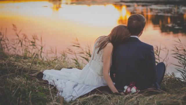 男人故意在你面前和其他女人好,领导表面对你好背地里经常针对你该怎么办