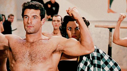 已婚男人不爱你的表现有哪些,男朋友从来不愿意把身份证给我看