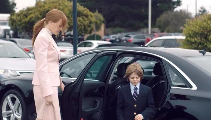 喜欢扎在男人堆里的女人的心理大妈每天跳广场舞真的是为锻炼身体吗