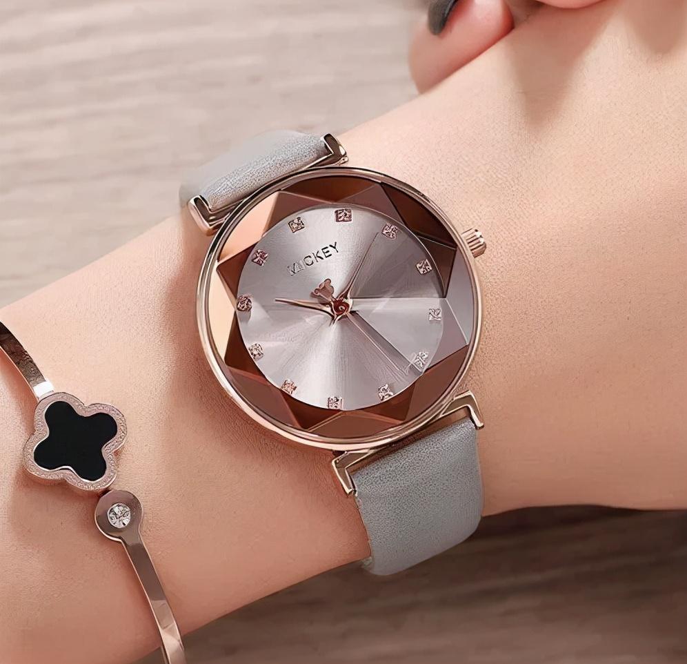 第一次见女朋友送什么礼物比较好,第一次给女朋友过生日