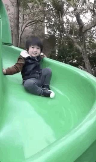 晚上玩滑滑梯可疼了,死前最后一刻人在想什么