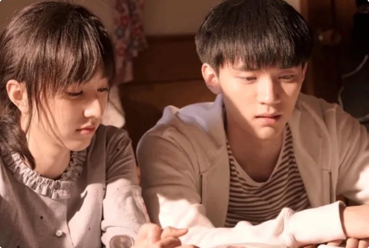 女孩木讷是什么意思男朋友总像个木头一样