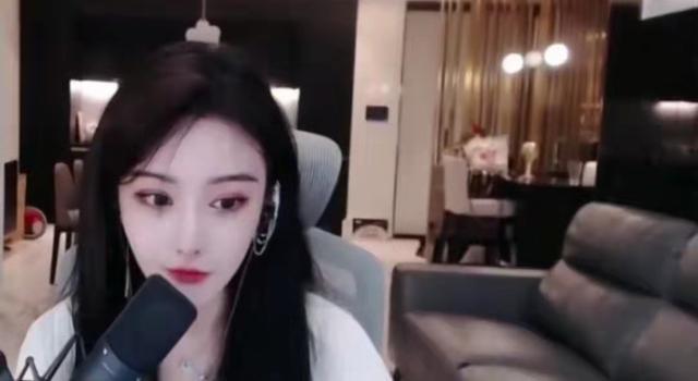 男人看到你愣神了你满意了写一篇虐文