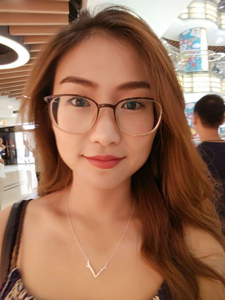 男孩喜欢女孩但女孩不喜欢男孩一个男孩很喜欢一个女孩却能做到不联系