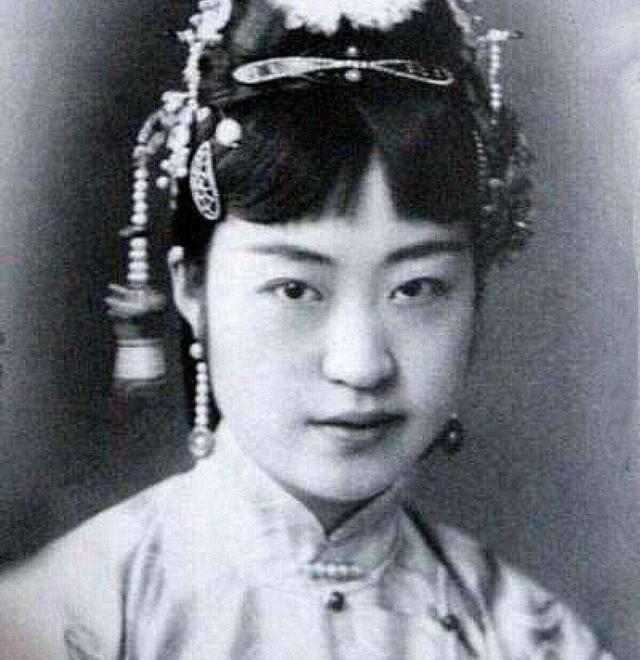 怎样让冷战的情人主动联系我男女情人生气谁也不理谁