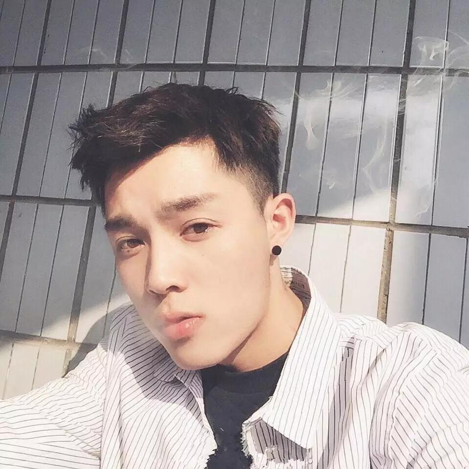 男生是不是都喜欢好看的如果有一个男生喜欢你