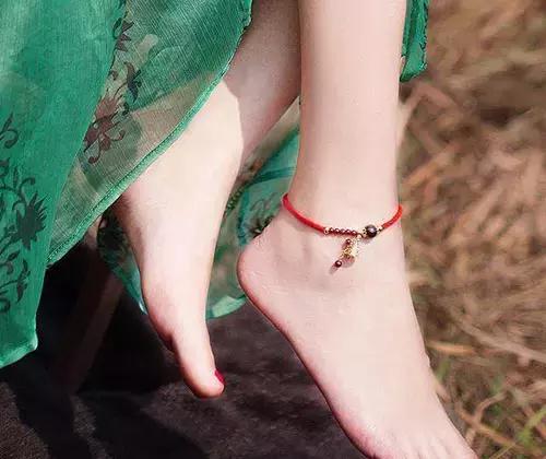 男生长得像女生的原因是什么女生在什么情况下会主动追求男生