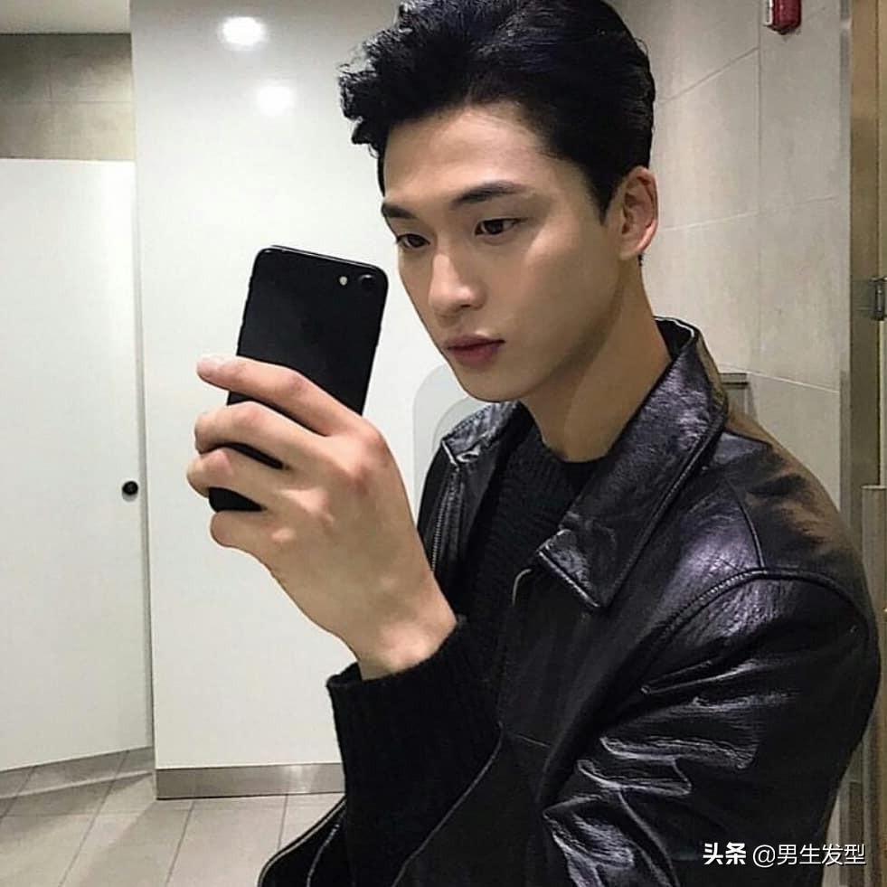 形容男人帅气有魅力的句子有个人见人夸帅气的老公是种什么感受