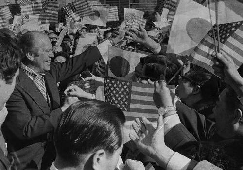 老公和游戏里的女的搞暧昧怎么办,男朋友喜欢和其他女生聊骚