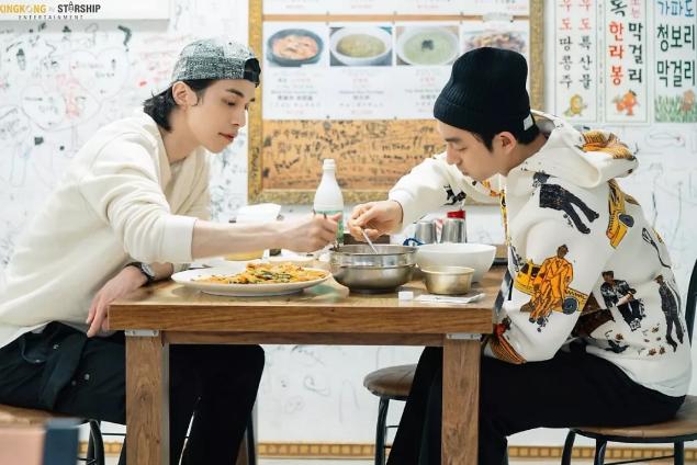 男人看见你不好意思的笑,你身边的异性都有过什么样的暧昧经历