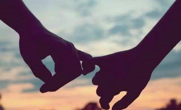 女孩怎么样才能让男孩喜欢自己如果女生喜欢男生