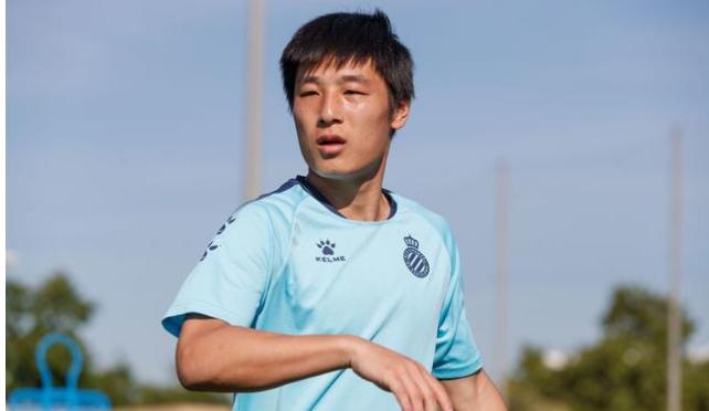 对女生评价最高的两个字女人看到帅哥跟男人见到美女