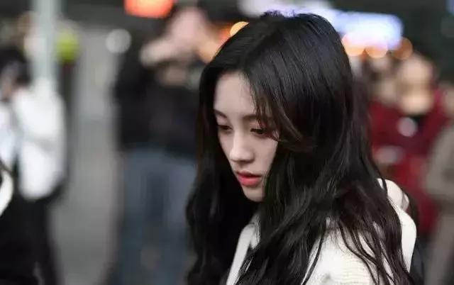 适合深夜一个人的句子,寝室就我一个人在努力