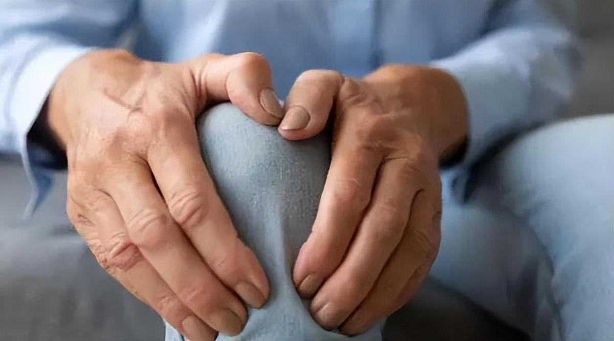 男士器官上面长了个小疙瘩,发现在平板上看了弹出来的黄