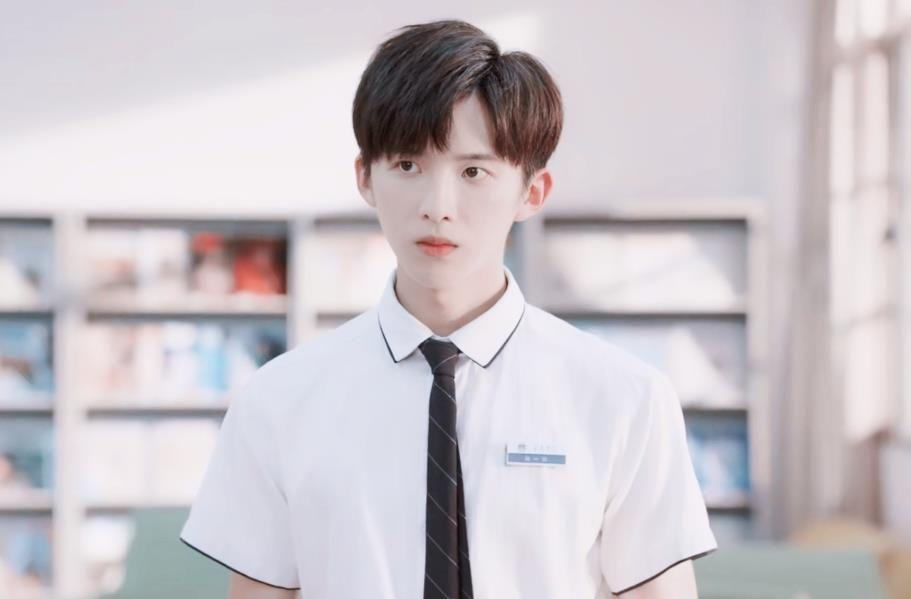 初中怎么追喜欢的女生而且我们不熟从不聊天