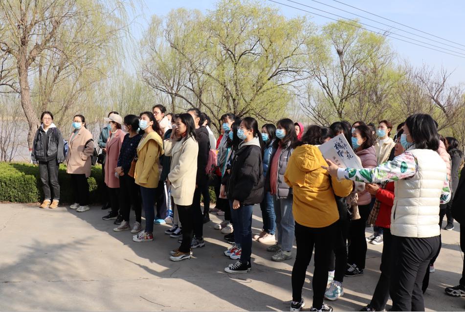 男女朋友抱抱后都会进展什么,恋人之下是什么意思