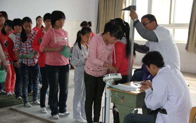 14岁男生长高的最有效方法,14岁1米74还长吗