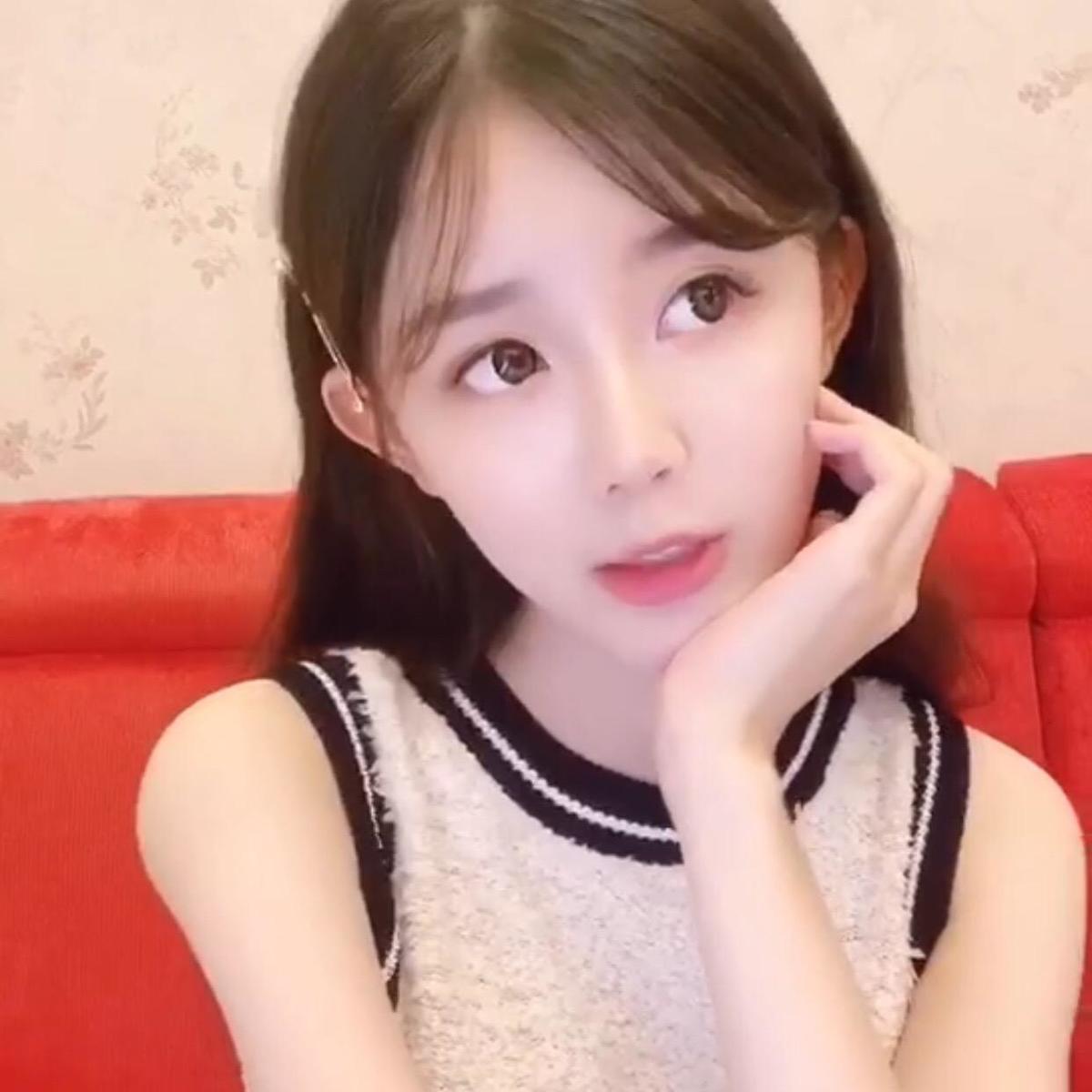 内向男生喜欢什么样的女孩子,性格内向害羞的男生看喜欢的女生都是直勾勾的看着她吗