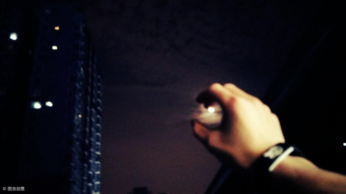 怎么吸引一个男生重新注意你,男生怎样才能提升自己的气质