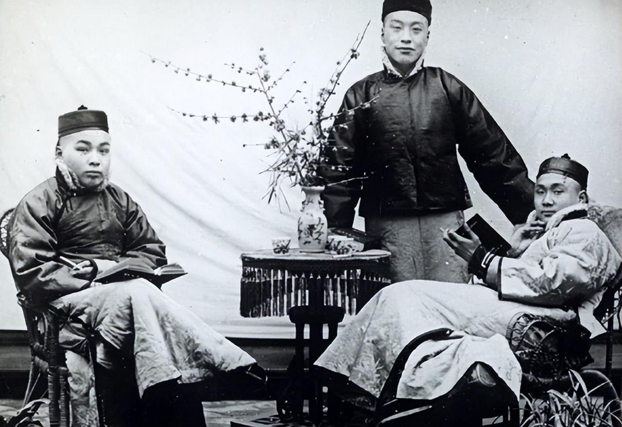 男生喜欢男生的心理描写悠悠我心体现的是一种怎样的特殊情感