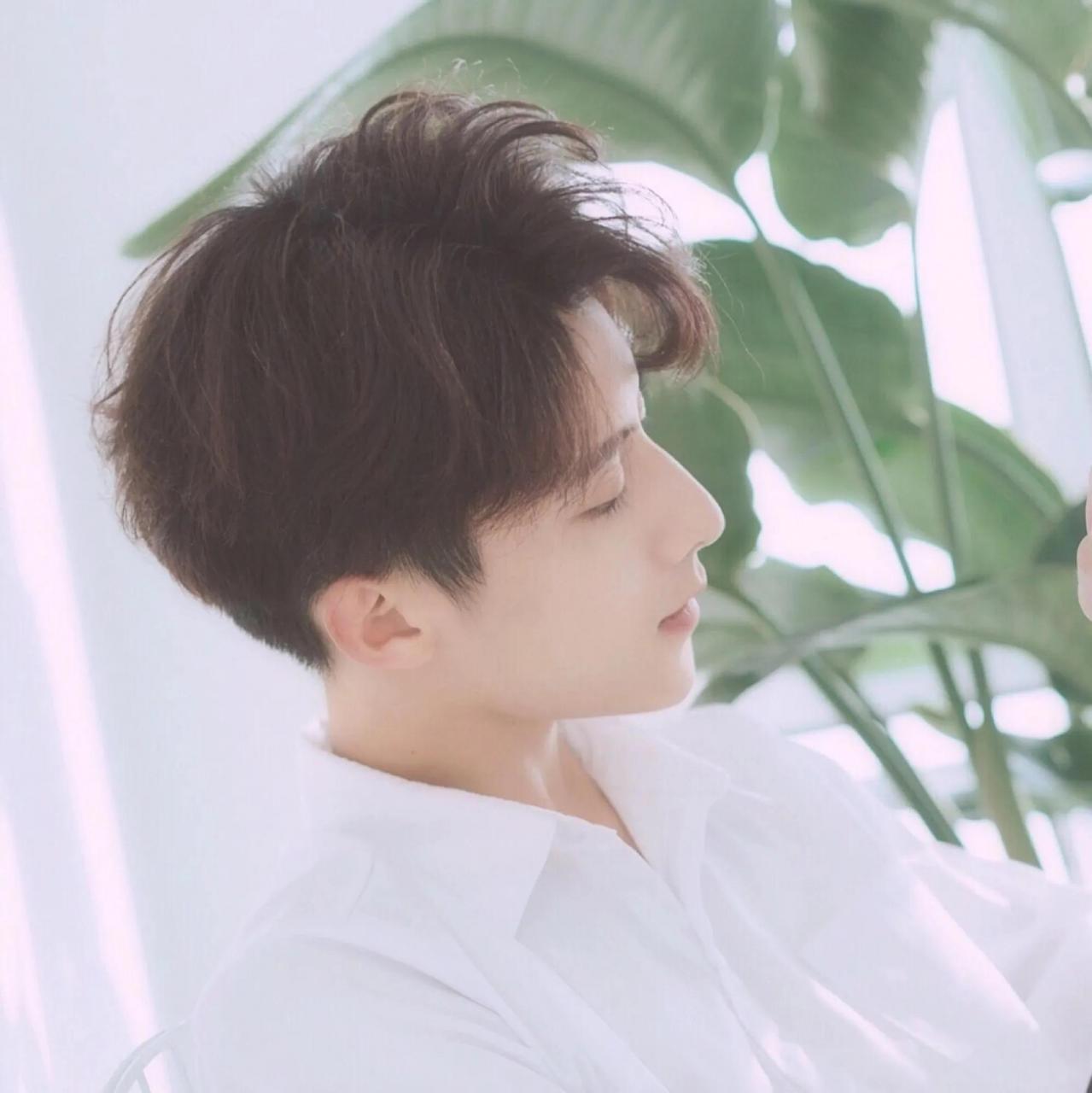 如何确定男孩子喜欢自己超级喜欢一个男生怎么办