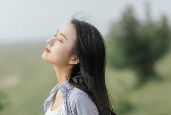 免费的高情商聊天回复,出去吃饭男朋友让我付钱怎么高情商回复