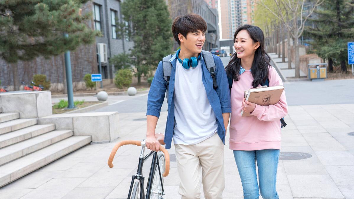 老公出轨回归期的心态回归钱也不给女的管