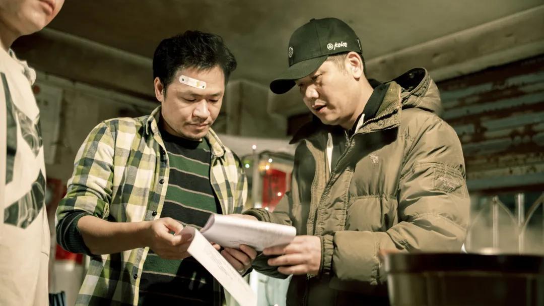 男人之间聊天的话题,第一次与别人见面聊什么话题比较好