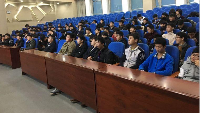 青春期男生的变化有哪些为什么男生青春期总是很乱