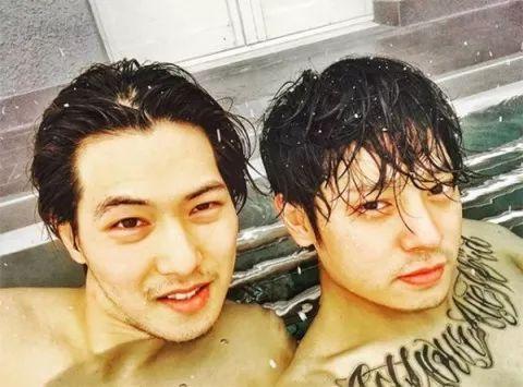 怎么跟不熟的女生聊天,和女生聊天需要注意什么