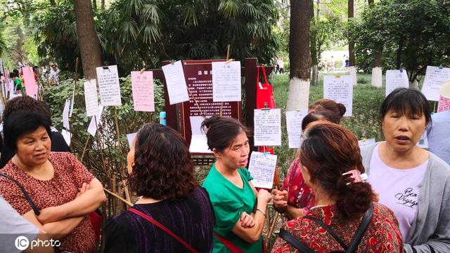 征婚本人 50岁带男人回宿舍一住好几天