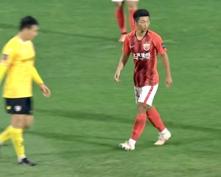 怎么看出男生喜欢你小学,现在的小学生早恋越来越严重