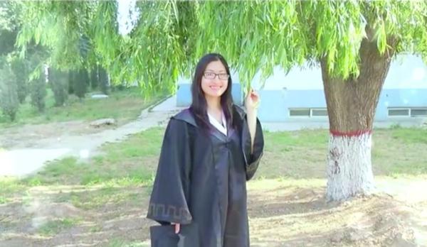 怎么称呼女孩子好女性留短发好看还是长发好看