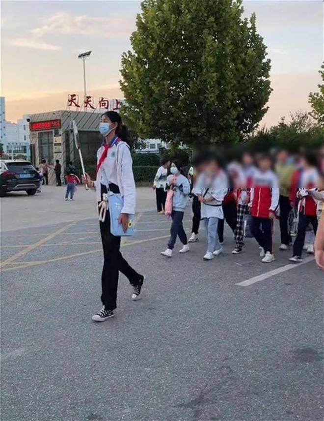 女生把身高告诉你无意说了她俩次个子矮